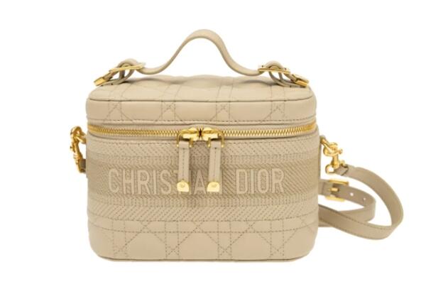 伊春回收Dior包包.jpg